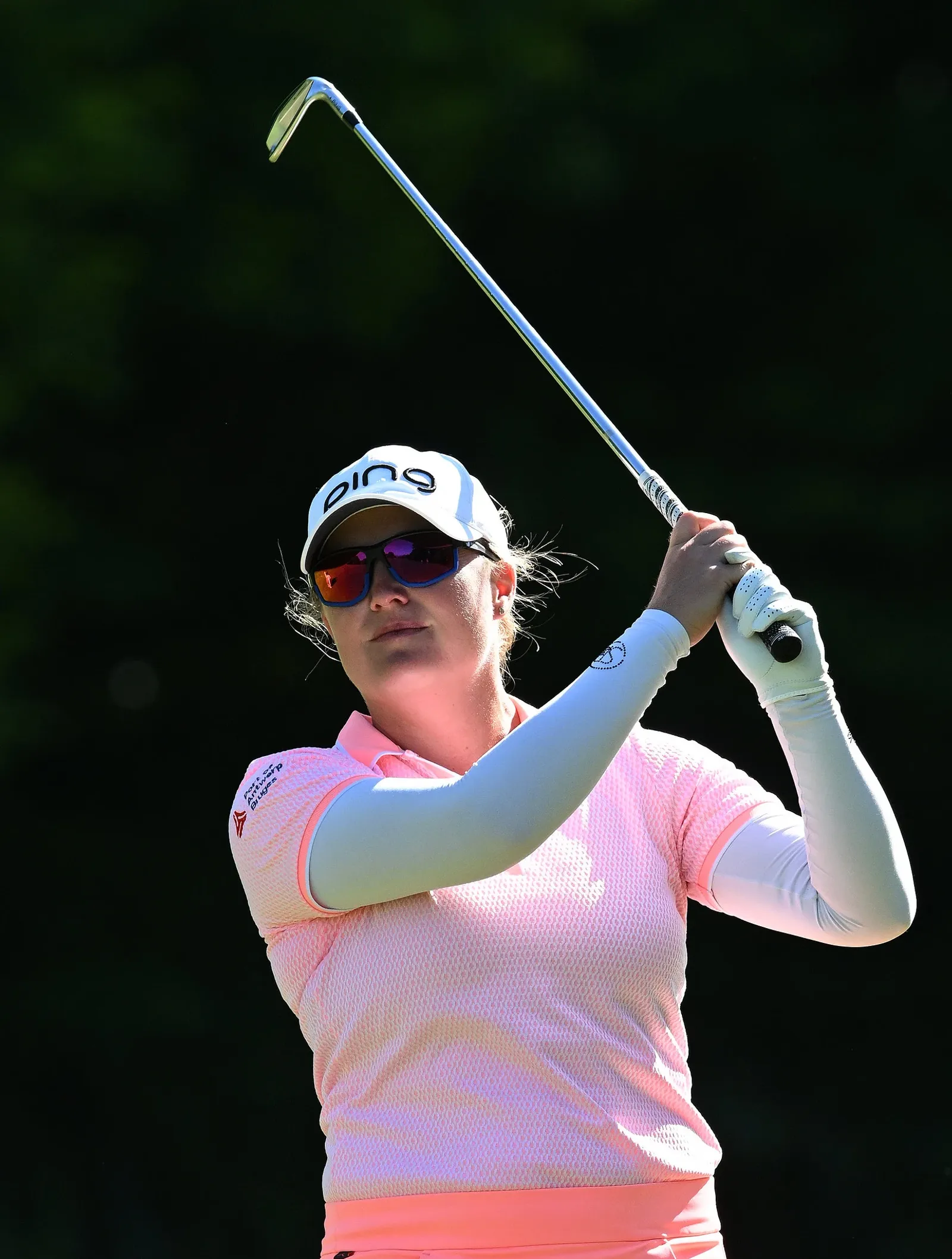 Manon De Roey tijdens een golfswing