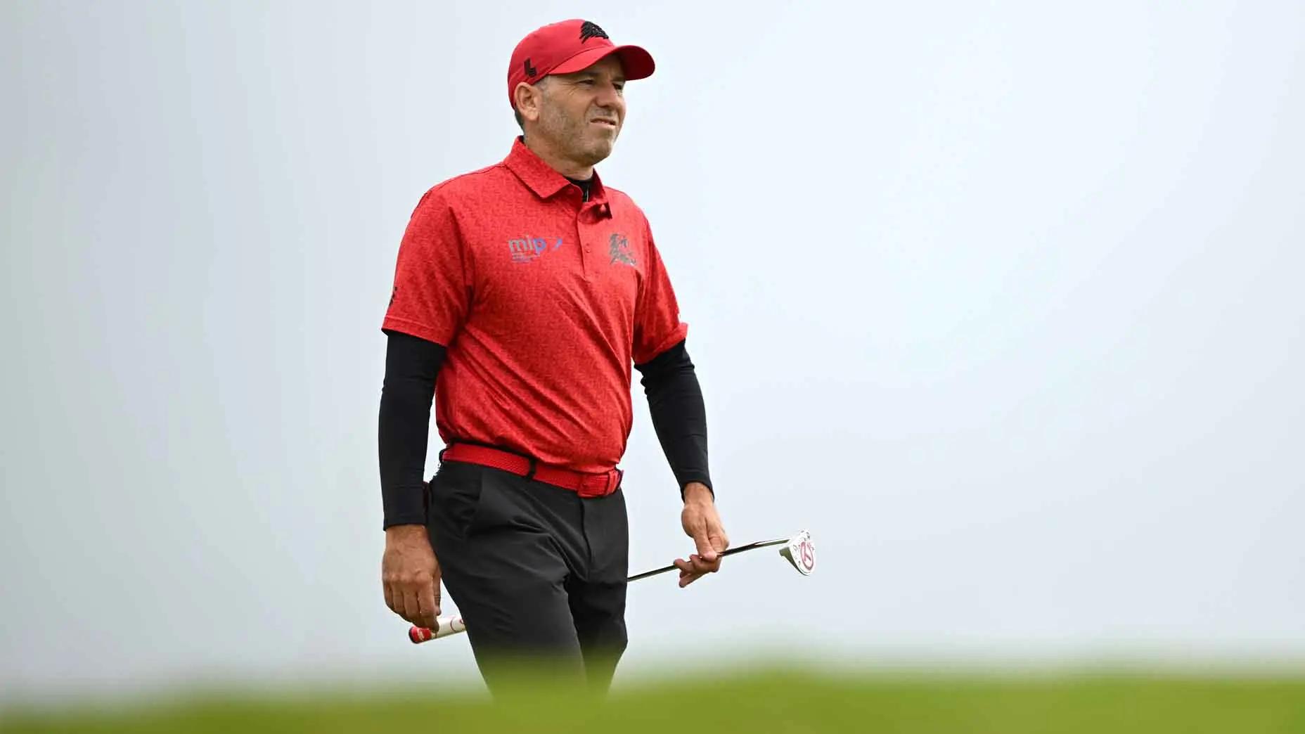 Sergio Garcia loopt over de baan tijdens een golftoernooi