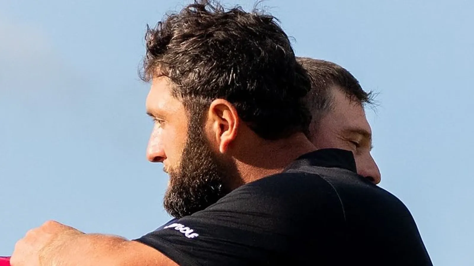 Jon Rahm en Bryson DeChambeau tijdens de LIV Golf-seizoensfinale in Indianapolis