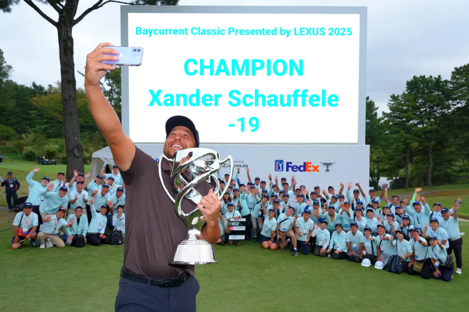 Xander Schauffele na zijn overwinning bij de Baycurrent Classic 2025 op Yokohama Country Club
