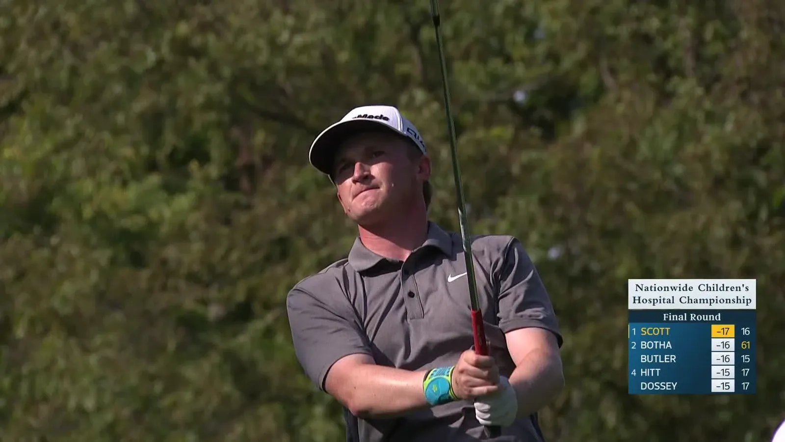 Sandy Scott slaat een afslag tijdens de Nationwide Children's Hospital Championship, zijn eerste Korn Ferry Tour-zege van het seizoen.