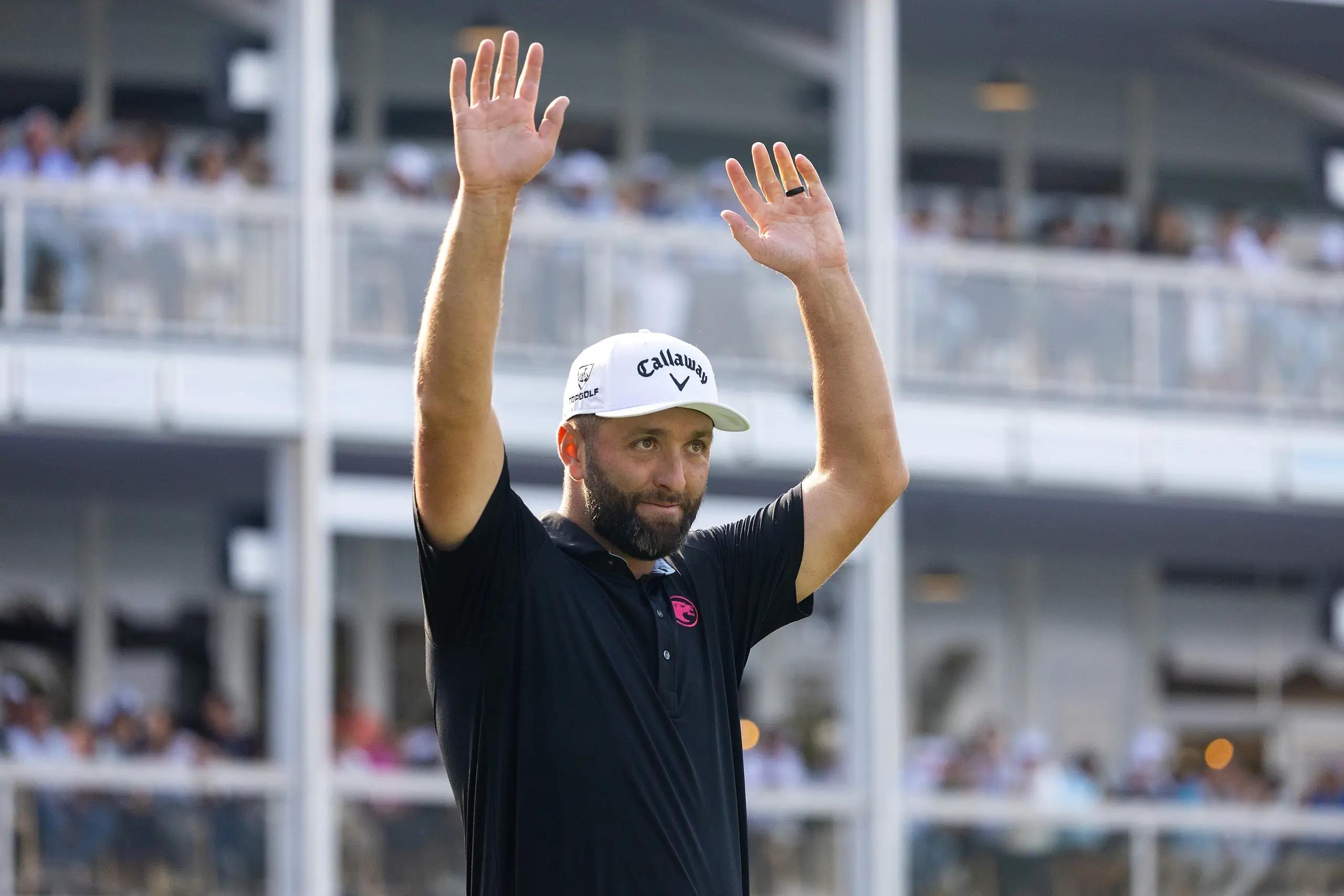 Jon Rahm viert een overwinning tijdens LIV Golf Mexico City in 2026