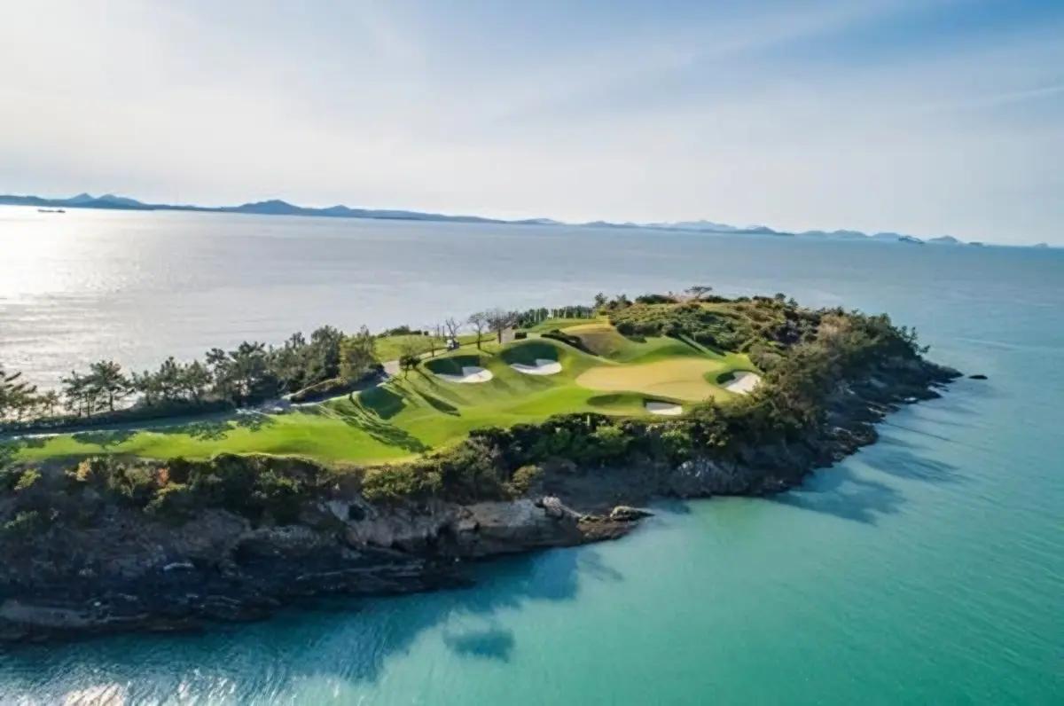 Pine Beach Golf Links in Haenam, de baan van de BMW Ladies Championship