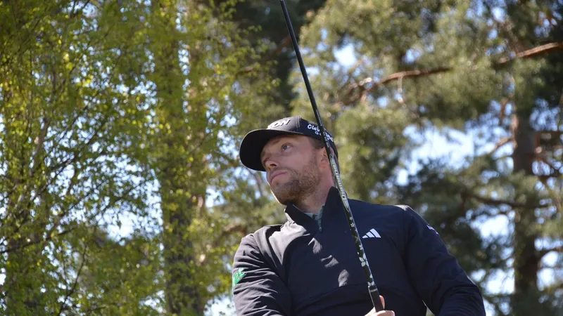 Koen Kouwenaar slaat af tijdens de Haugschlag NÖ Open 2026, zijn eerdere Pro Golf Tour-zege dit seizoen