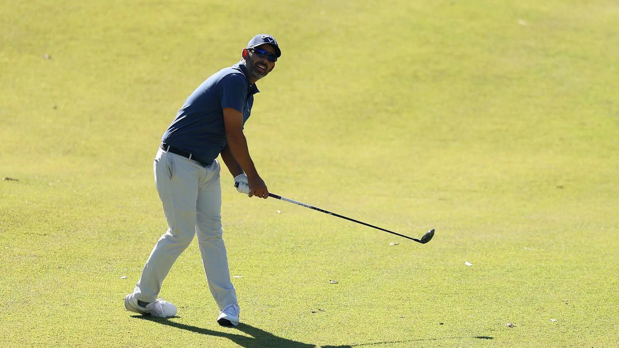 Pablo Larrazábal speelt een slag tijdens een DP World Tour-toernooi