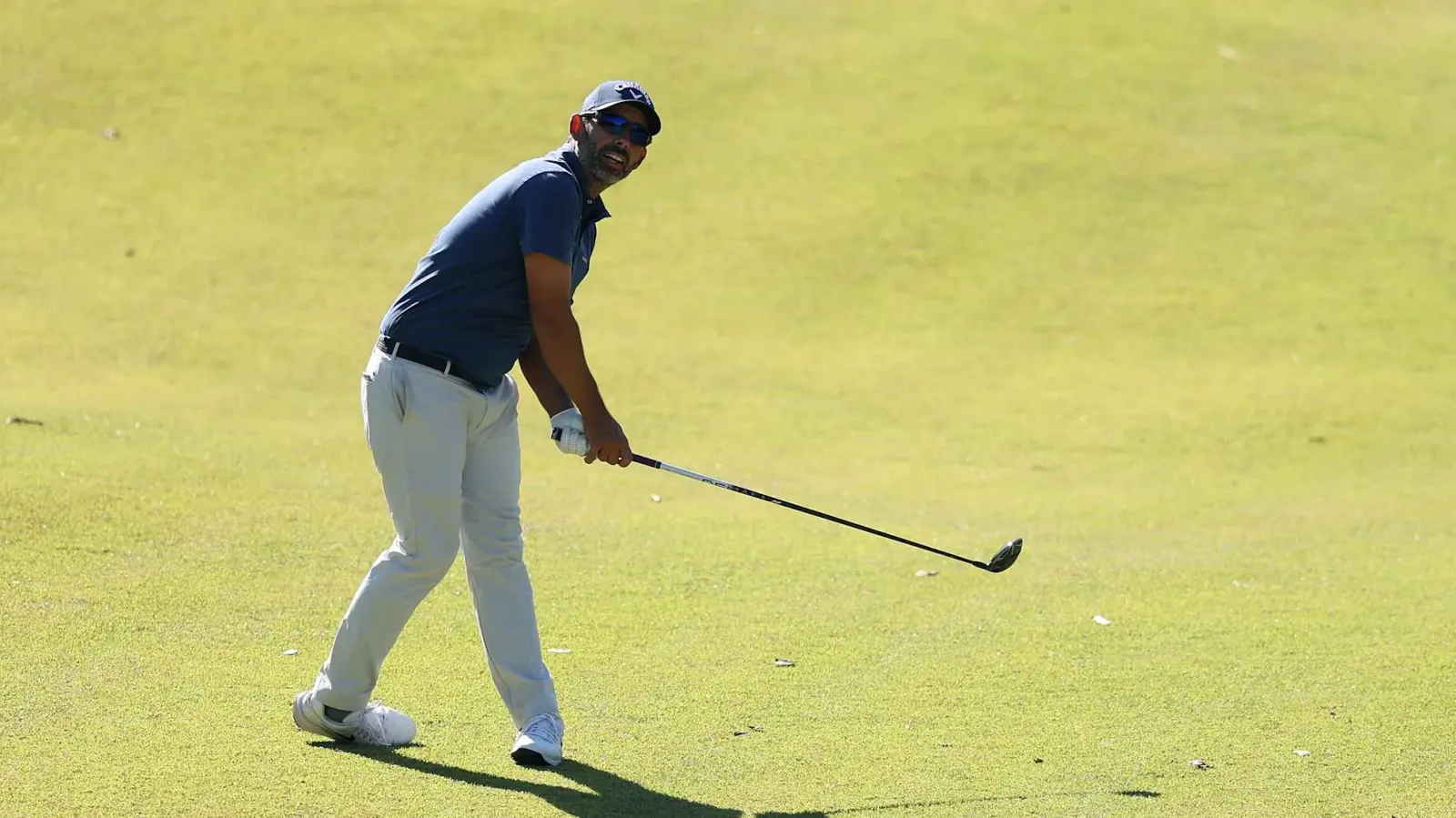 Pablo Larrazábal speelt een slag tijdens een DP World Tour-toernooi
