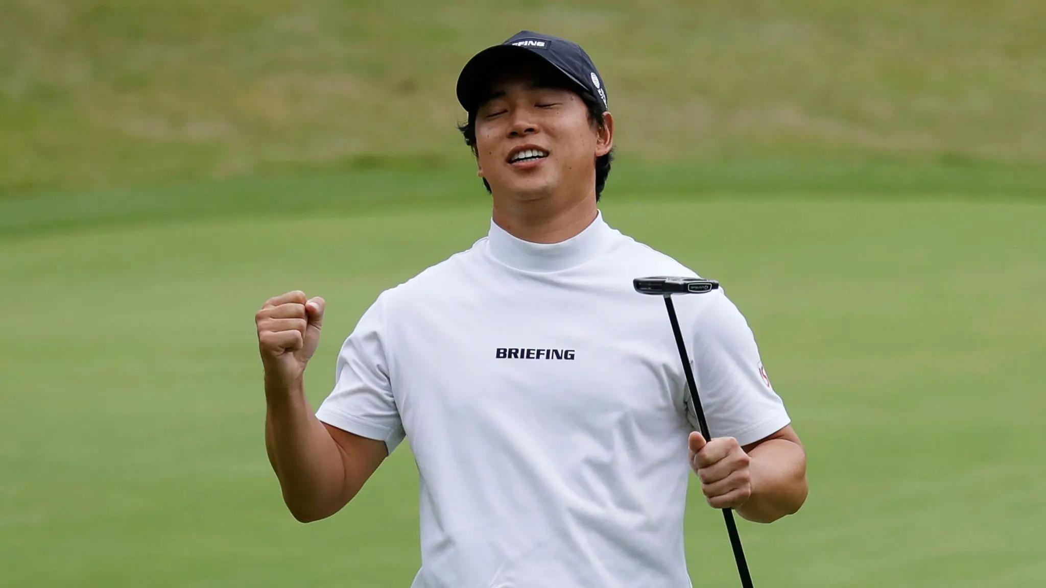 Yuto Katsuragawa viert zijn overwinning bij de Genesis Championship