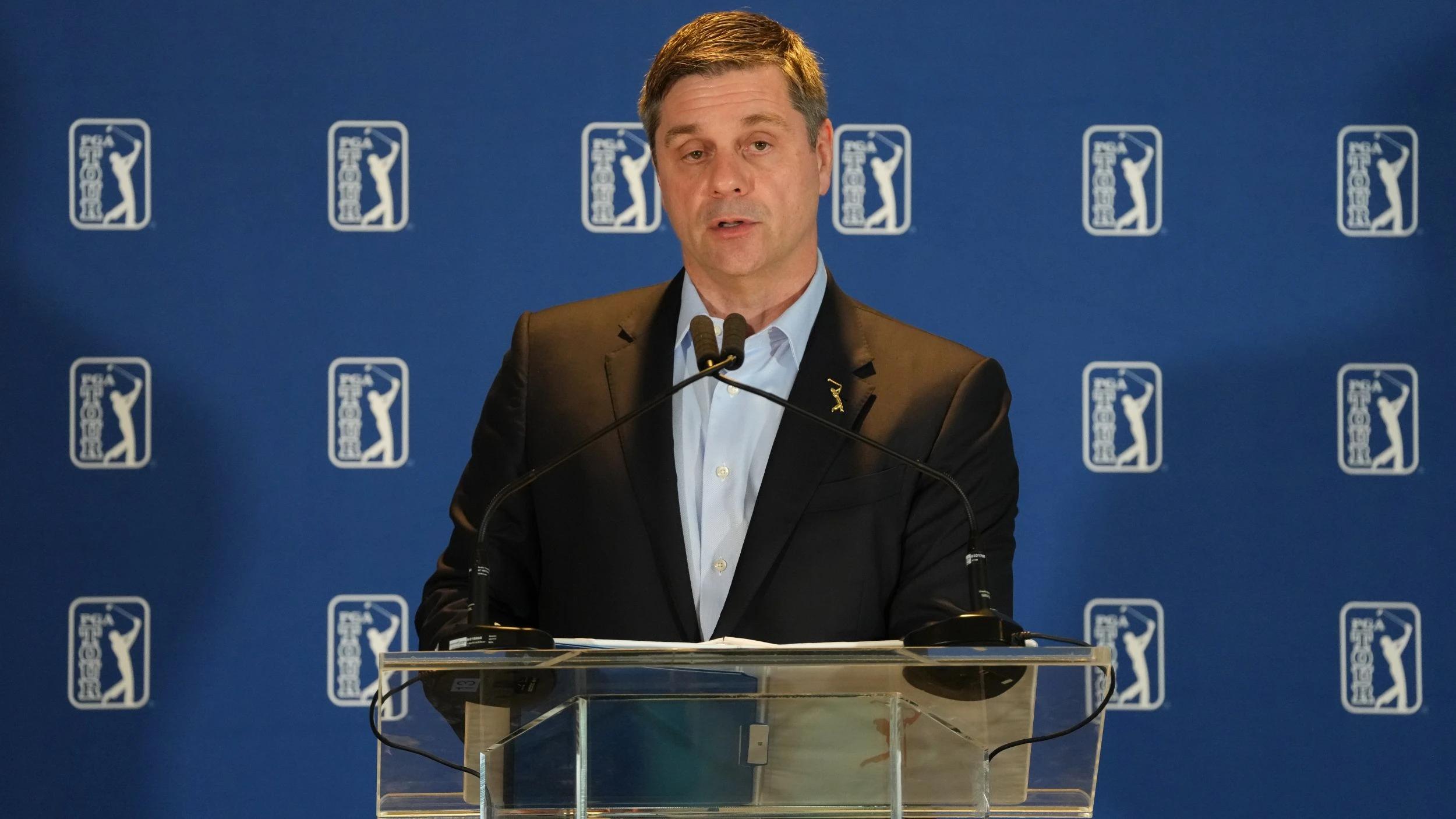 PGA Tour-CEO Brian Rolapp spreekt de media toe op East Lake Golf Club voorafgaand aan het TOUR Championship.