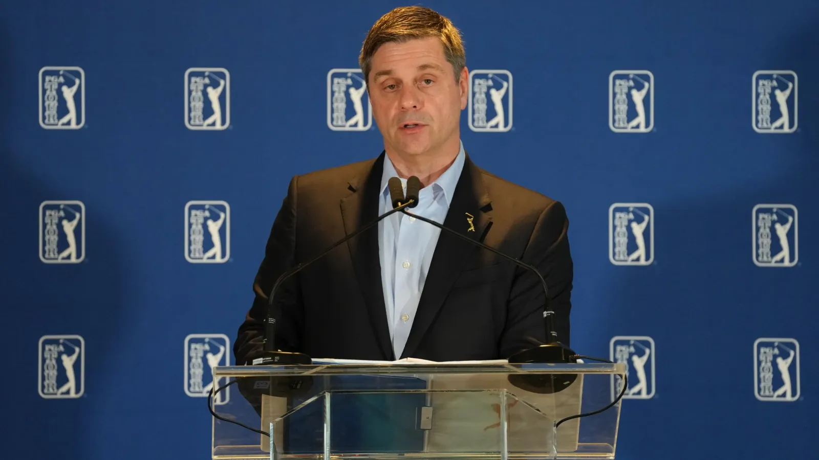 PGA Tour-CEO Brian Rolapp spreekt de media toe op East Lake Golf Club voorafgaand aan het TOUR Championship.