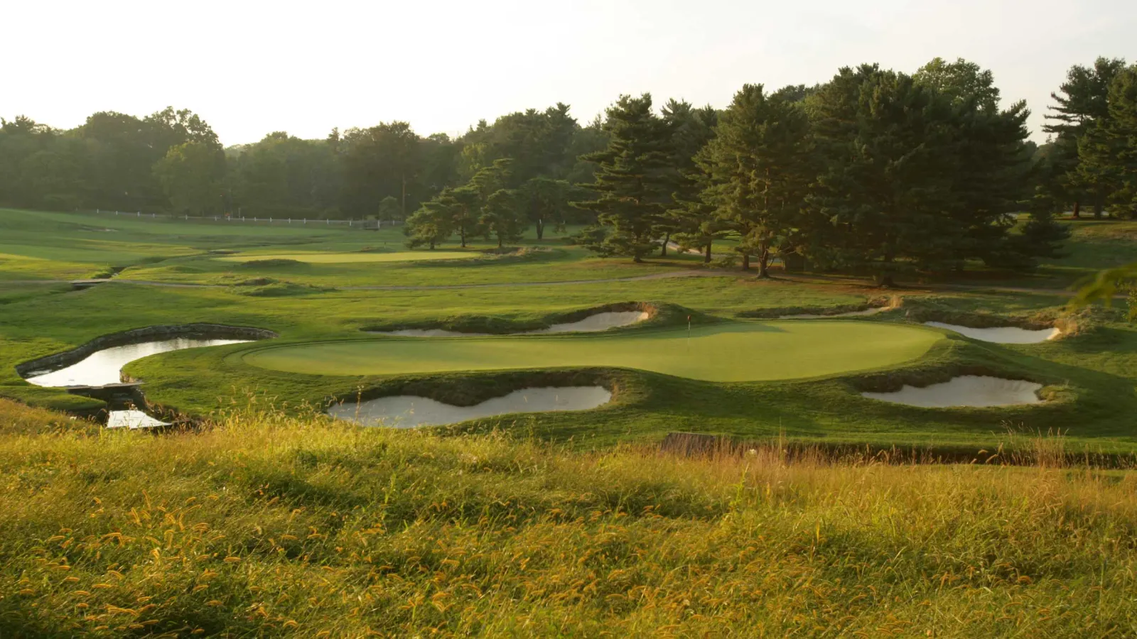 Zicht op de East Course van Merion Golf Club, de nieuwe vierde ankerlocatie van de USGA