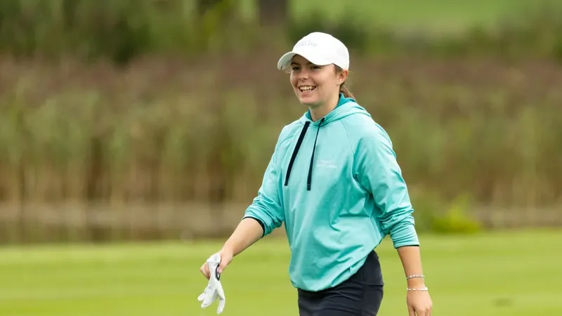 Beth Coulter, Iers golfprofessional