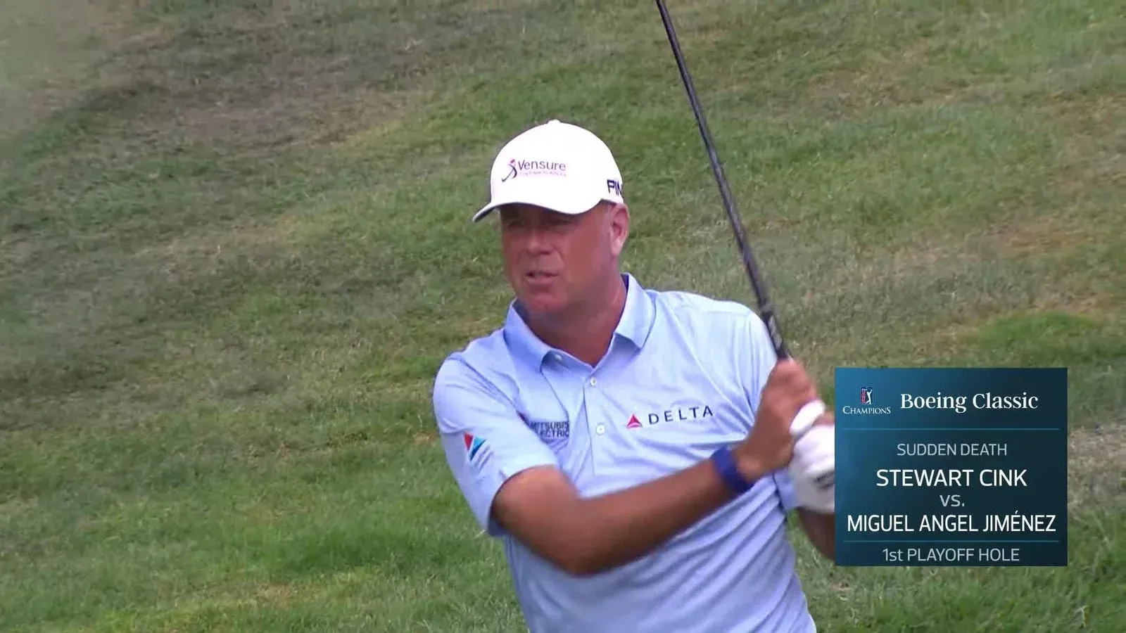 Stewart Cink maakt een birdie op de 18e hole tijdens de Boeing Classic
