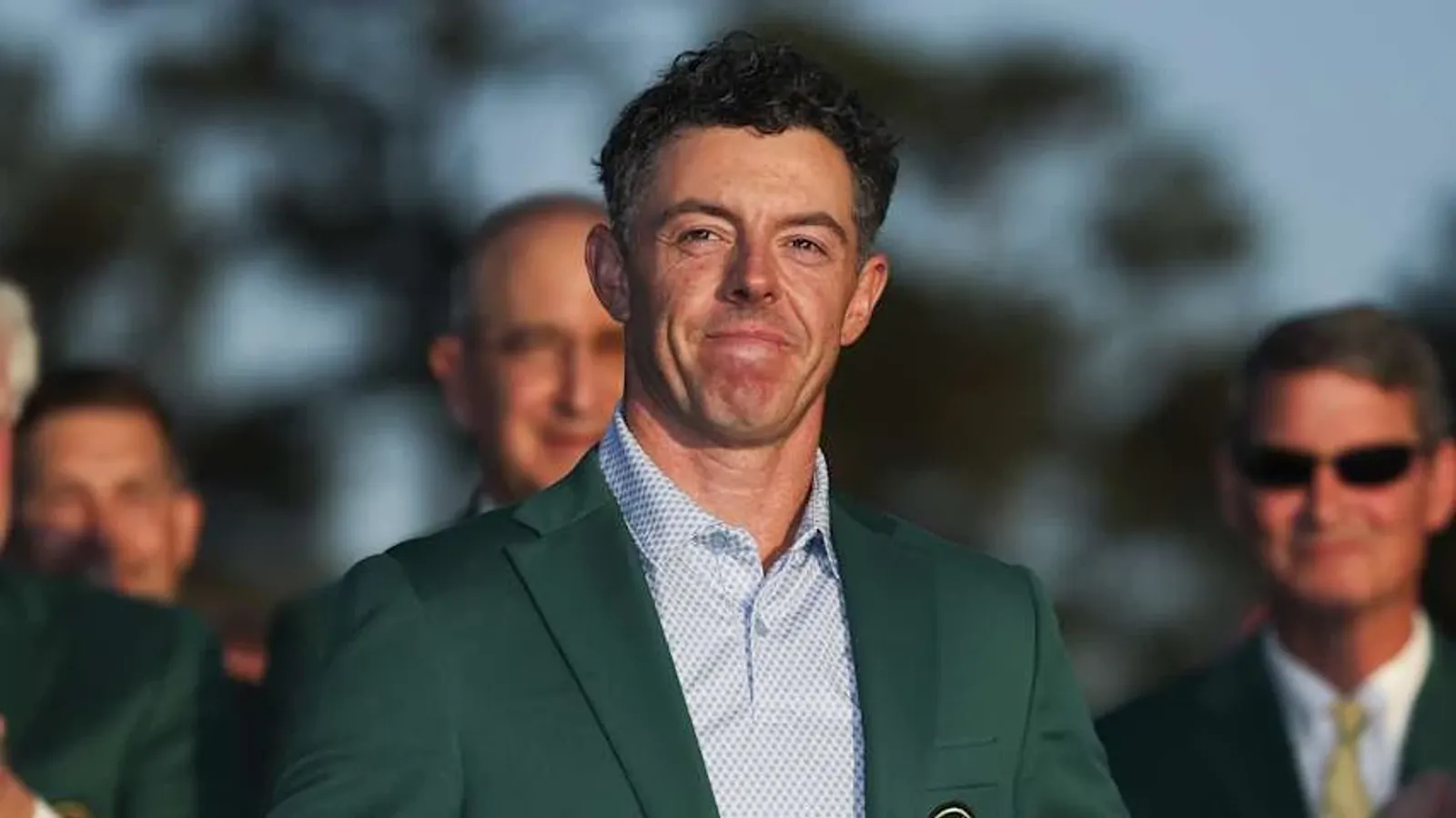 Rory McIlroy tijdens de Green Jacket-ceremonie na zijn Masters-zege in 2026