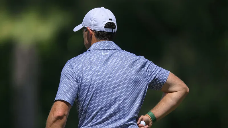 Rory McIlroy van achteren tijdens de derde ronde van The Masters 2026