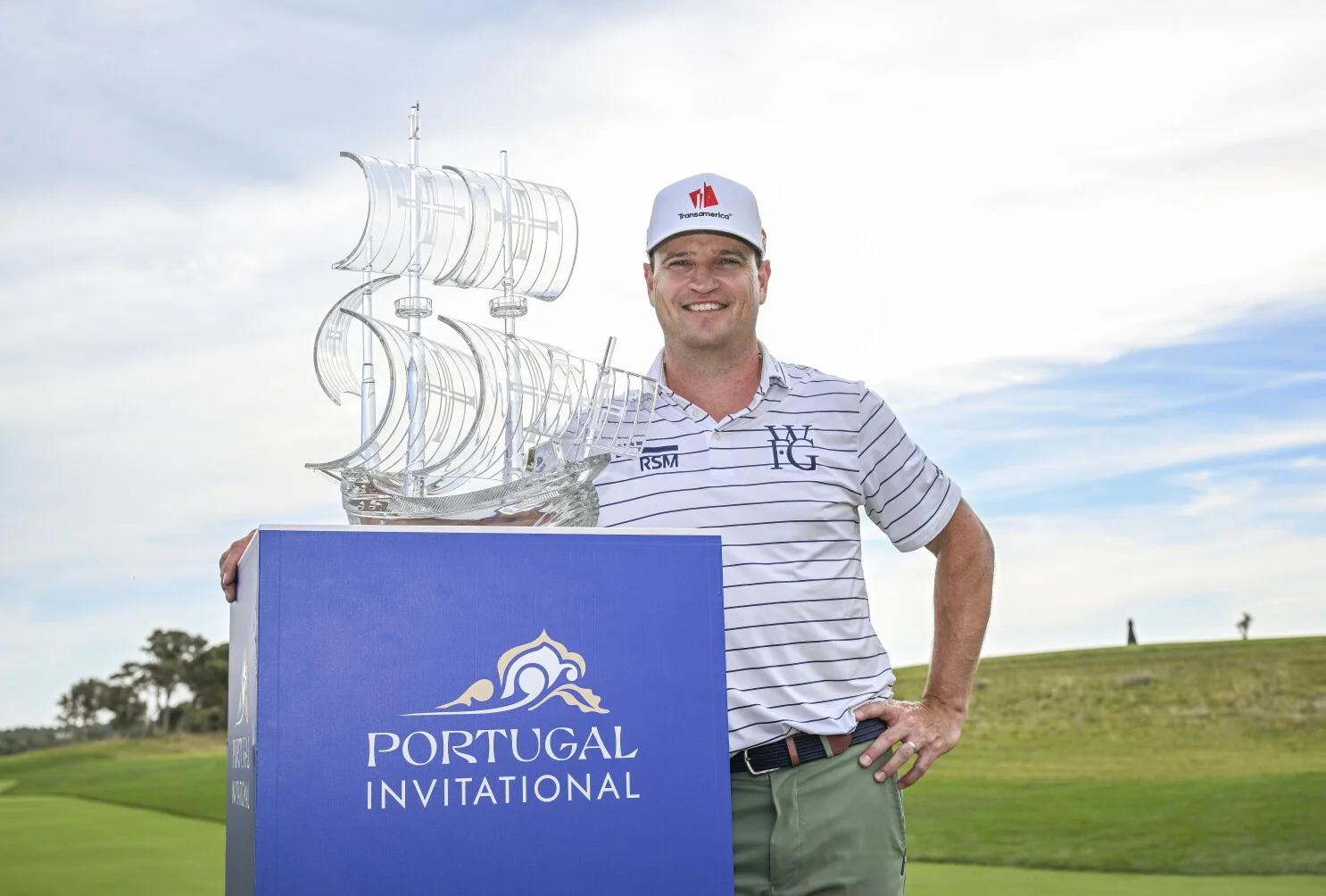 Zach Johnson met de trofee van de Portugal Invitational