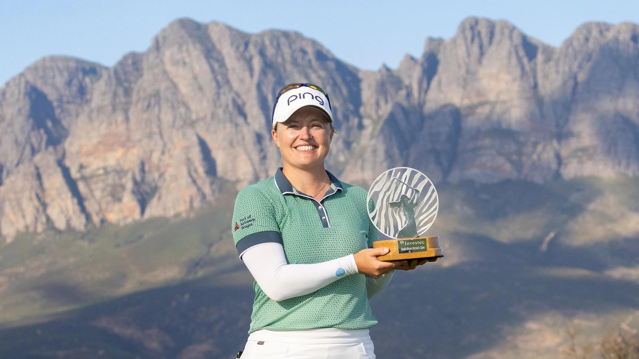 Manon De Roey tijdens een golftoernooi