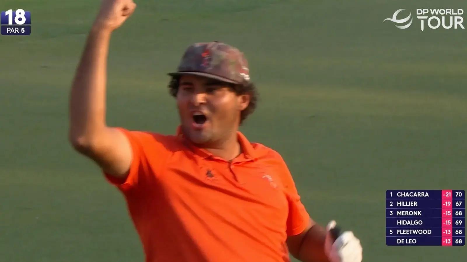 Eugenio Chacarra juicht na zijn winnende putt bij de DP World India Championship