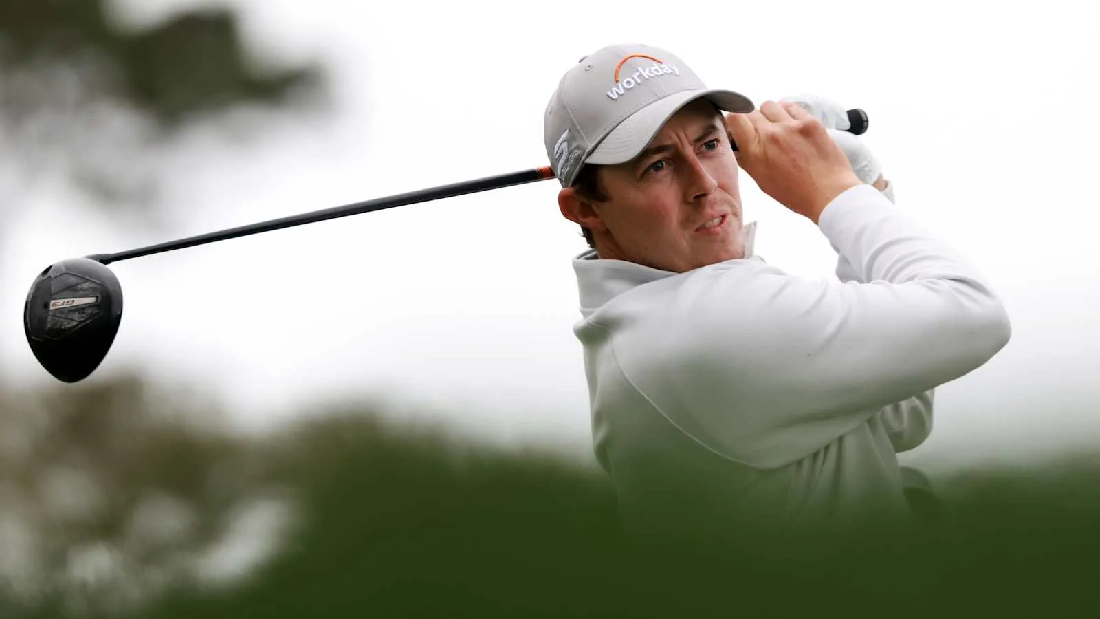 Matt Fitzpatrick slaat af tijdens een golftoernooi in 2026