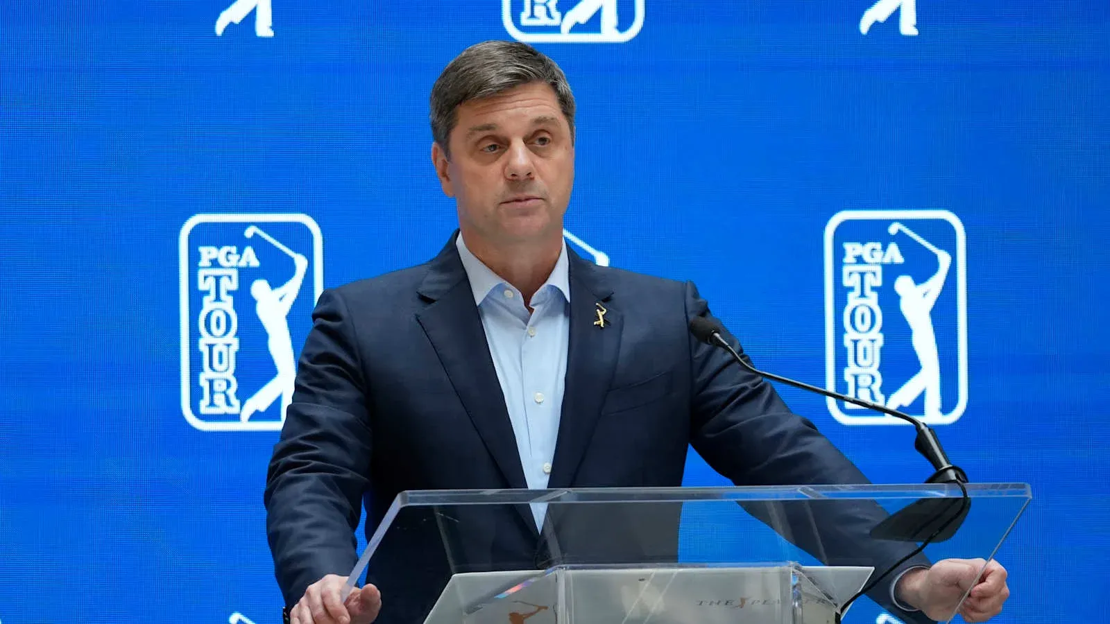 PGA Tour-CEO Brian Rolapp tijdens een persmoment