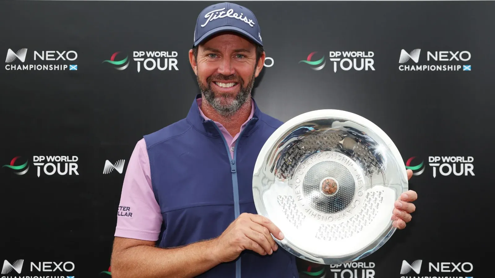 Scott Jamieson met de trofee van de Nexo Championship