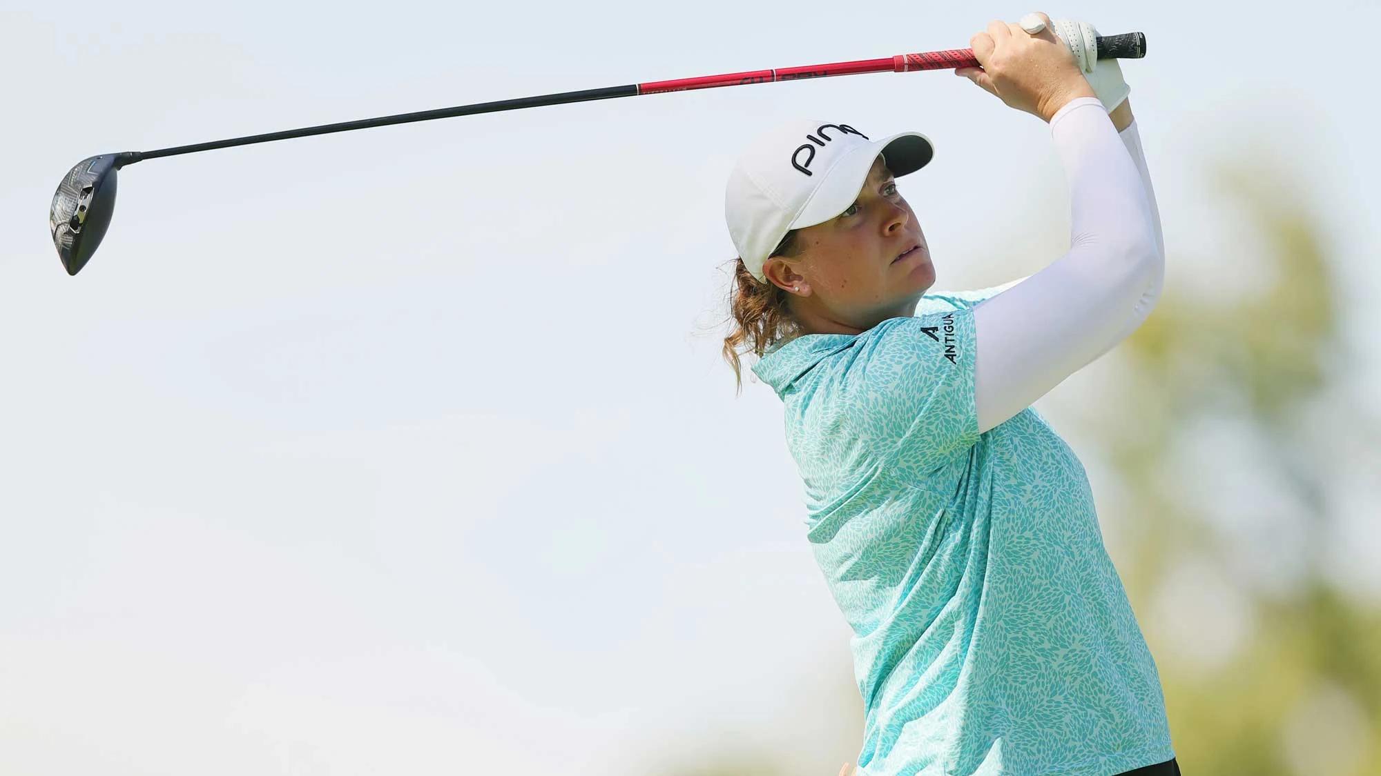 Lauren Coughlin slaat af tijdens de Walmart NW Arkansas Championship 2026