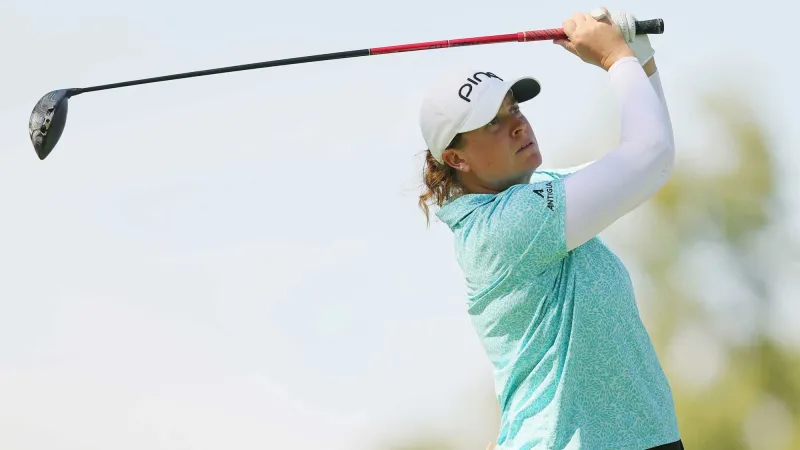 Lauren Coughlin slaat af tijdens de Walmart NW Arkansas Championship 2026