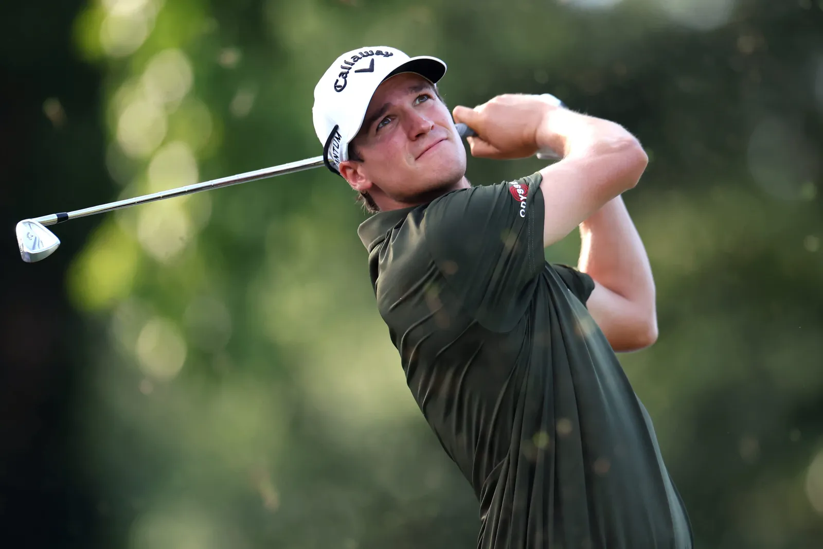 Adrien Dumont de Chassart slaat af tijdens een PGA Tour-ronde in 2026