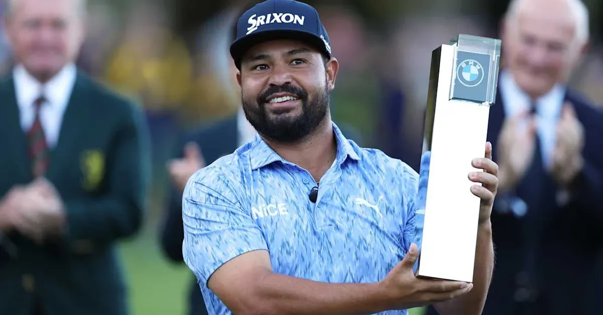 JJ Spaun viert zijn overwinning bij het BMW PGA Championship op Wentworth