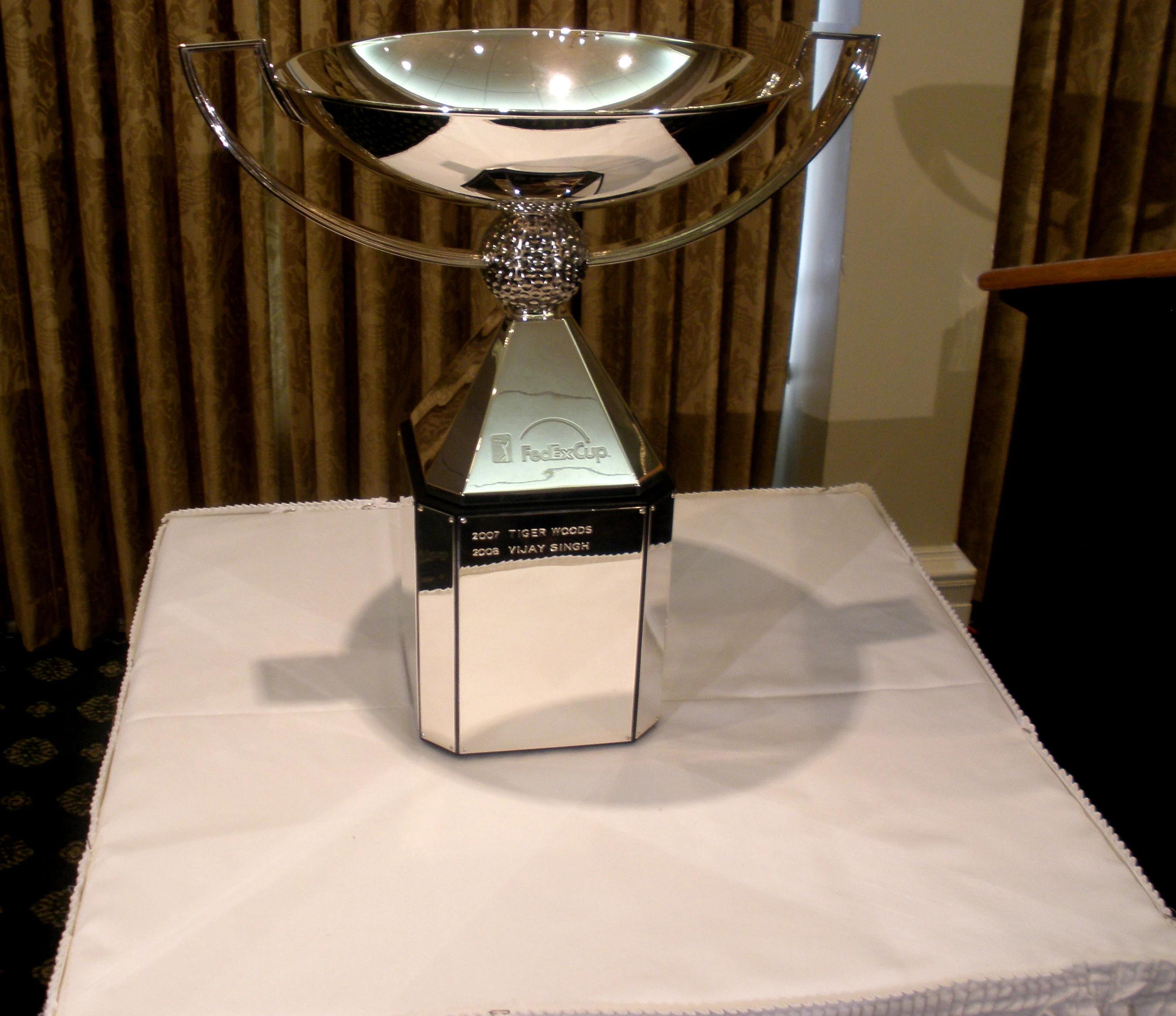 De FedEx Cup-trofee, symbool van de PGA Tour play-offs