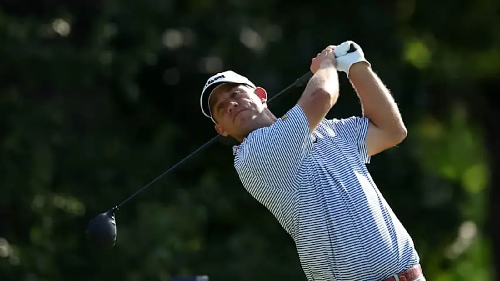 Zach Bauchou slaat een afslag tijdens een PGA Tour-toernooi in 2026