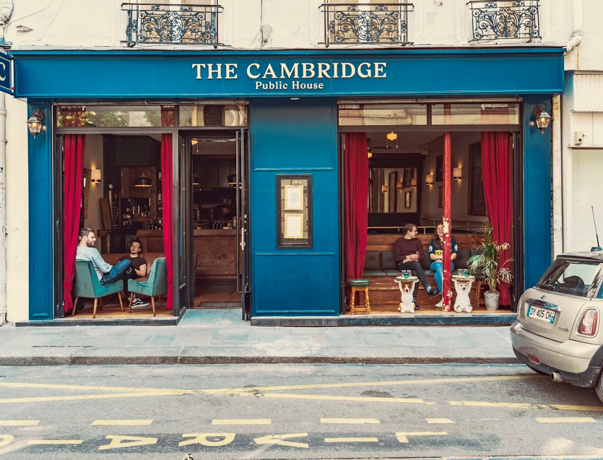 bar_cocktails_the_cambridge_public_house_paris_devanture