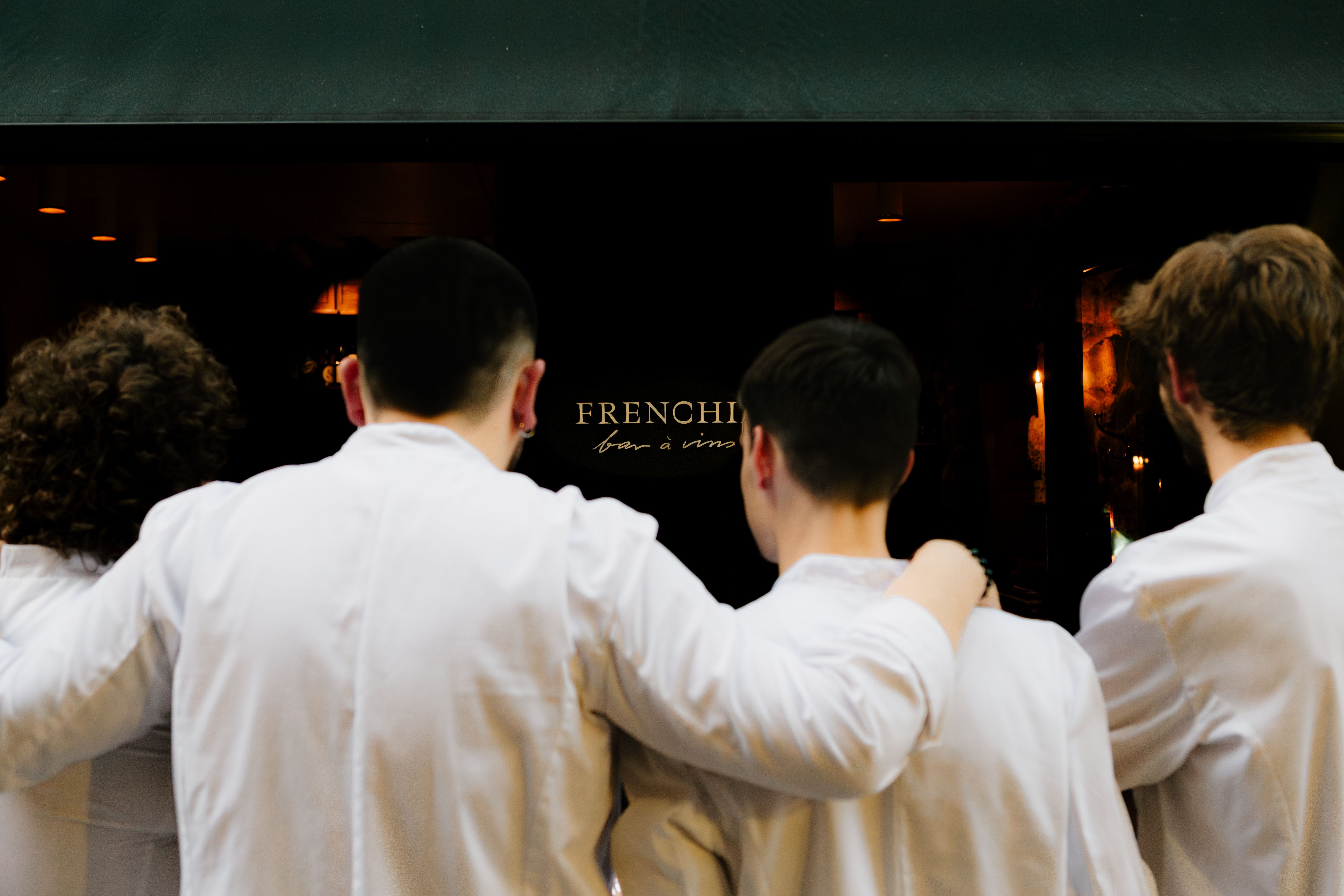 bar_a_vin_frenchie_paris_equipe