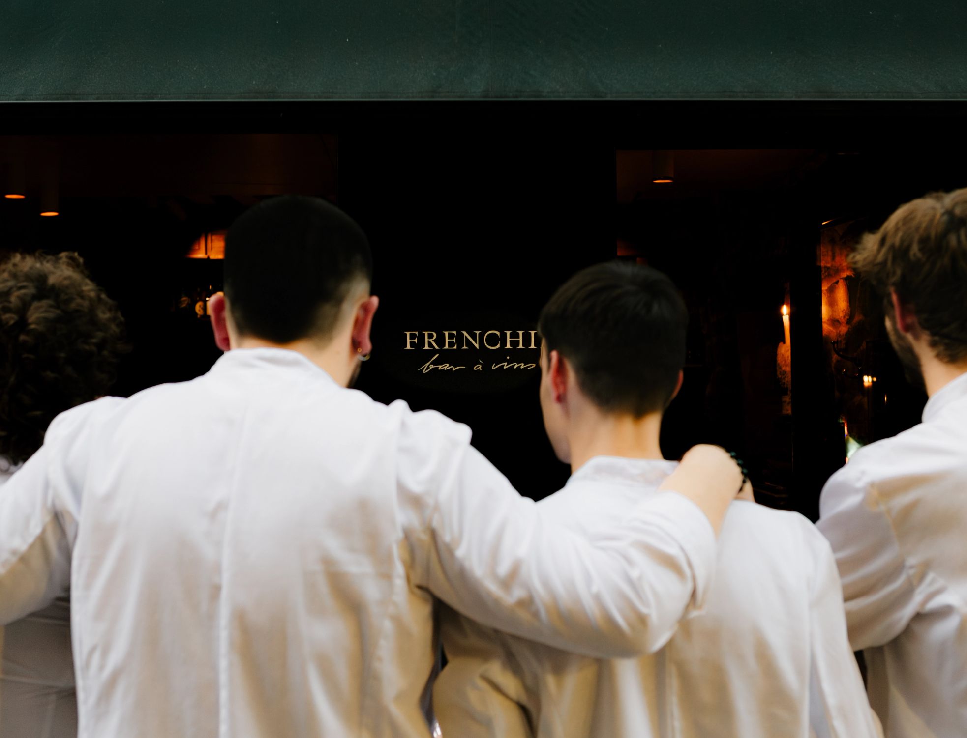 bar_a_vin_frenchie_paris_equipe