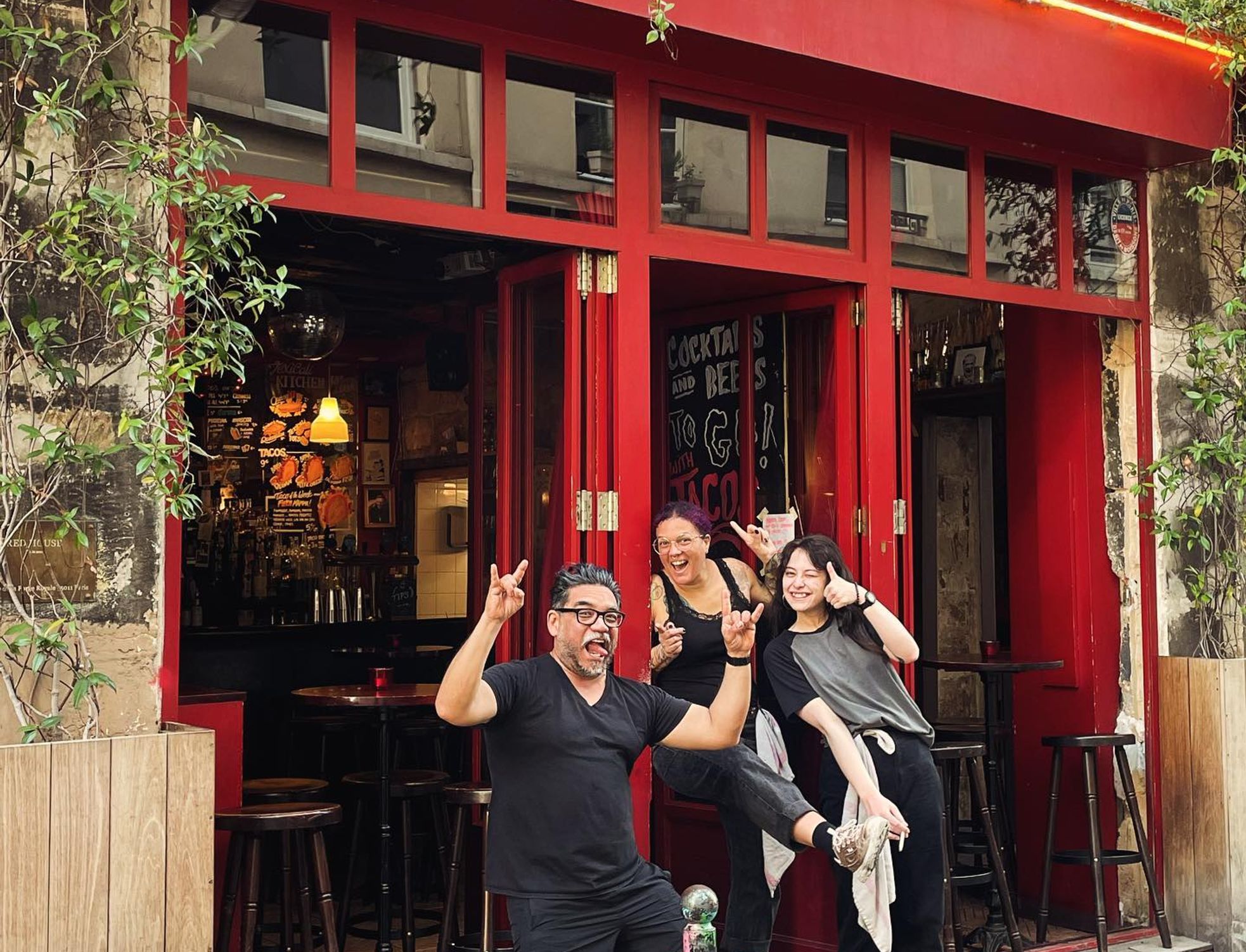 bar_cocktails_red_house_paris_devanture