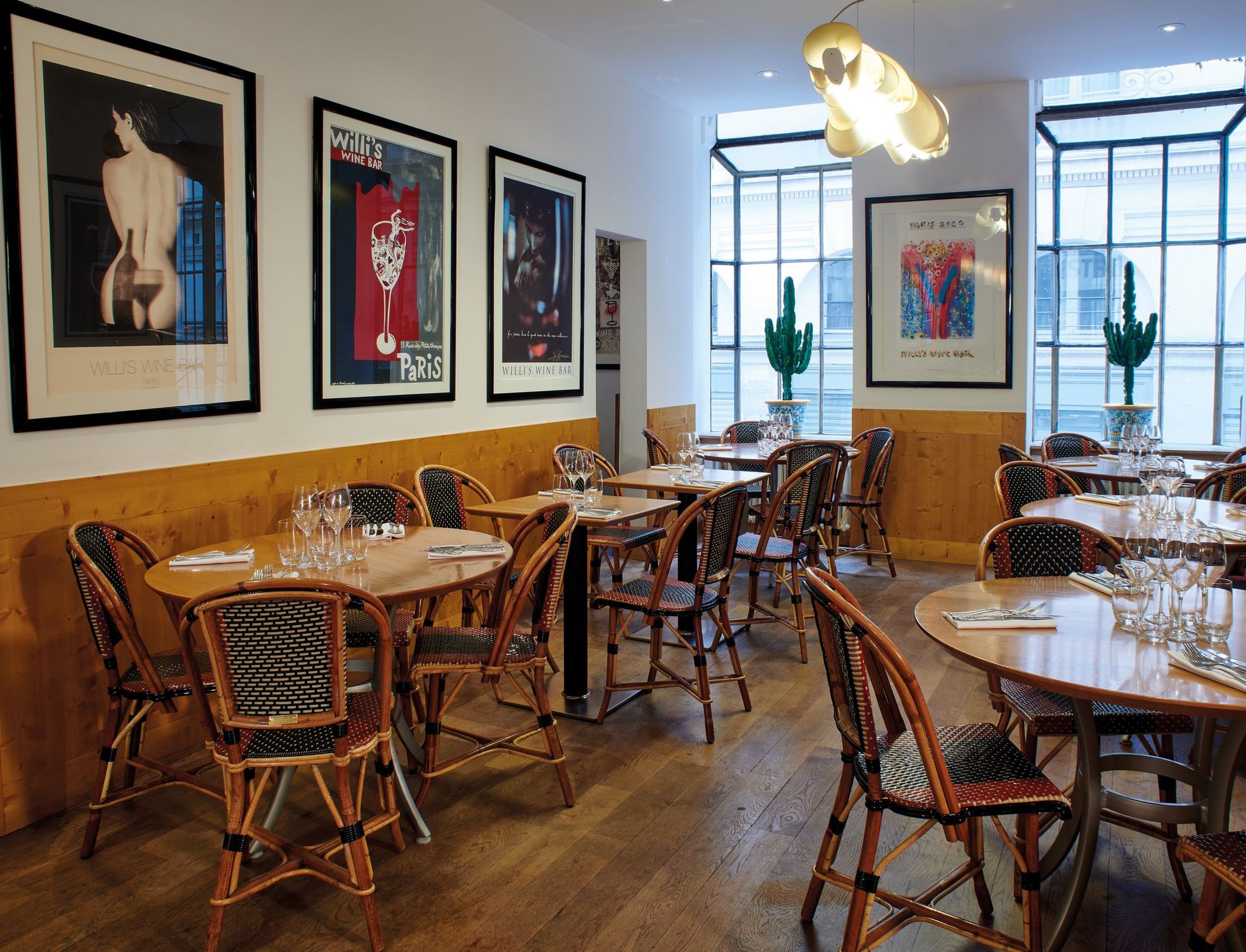 bar_a_vin_willis_wine_bar_paris_salle_interieur