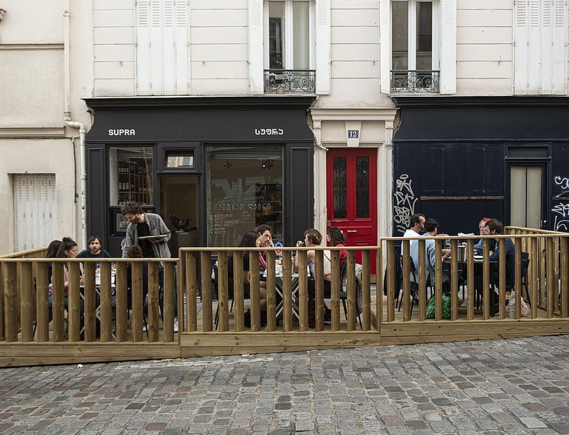 bar_a_vin_surpra_belleville_paris_devanture_terrasse