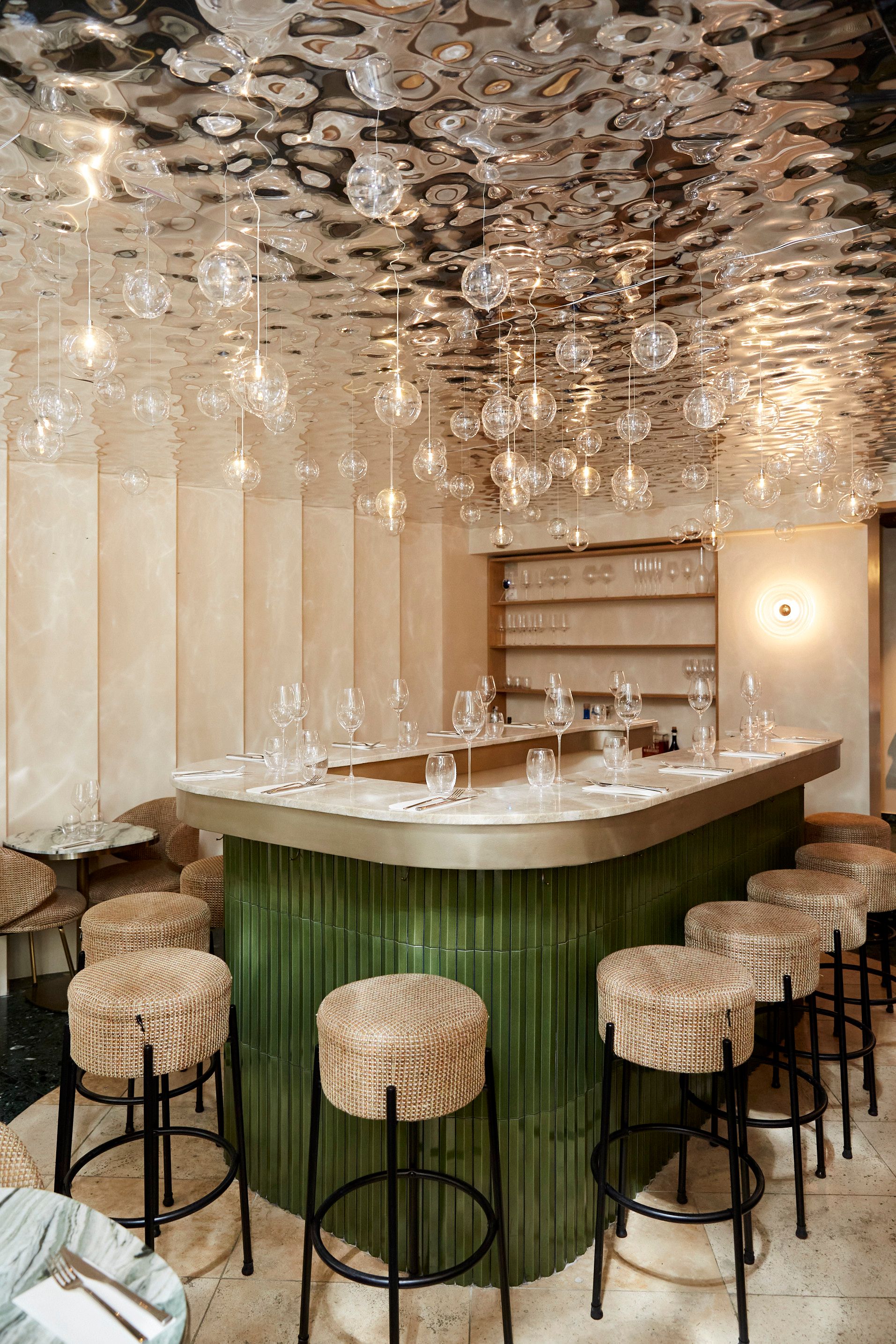 bar_a_champagne_bubble_bliss_paris
