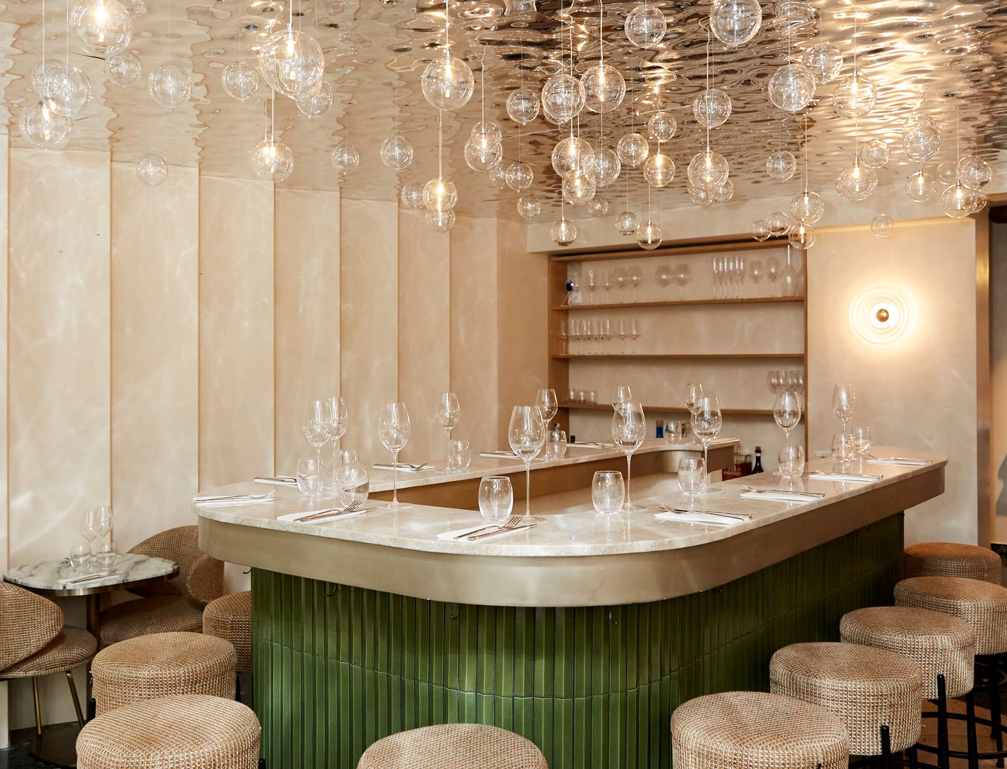 bar_a_champagne_bubble_bliss_paris
