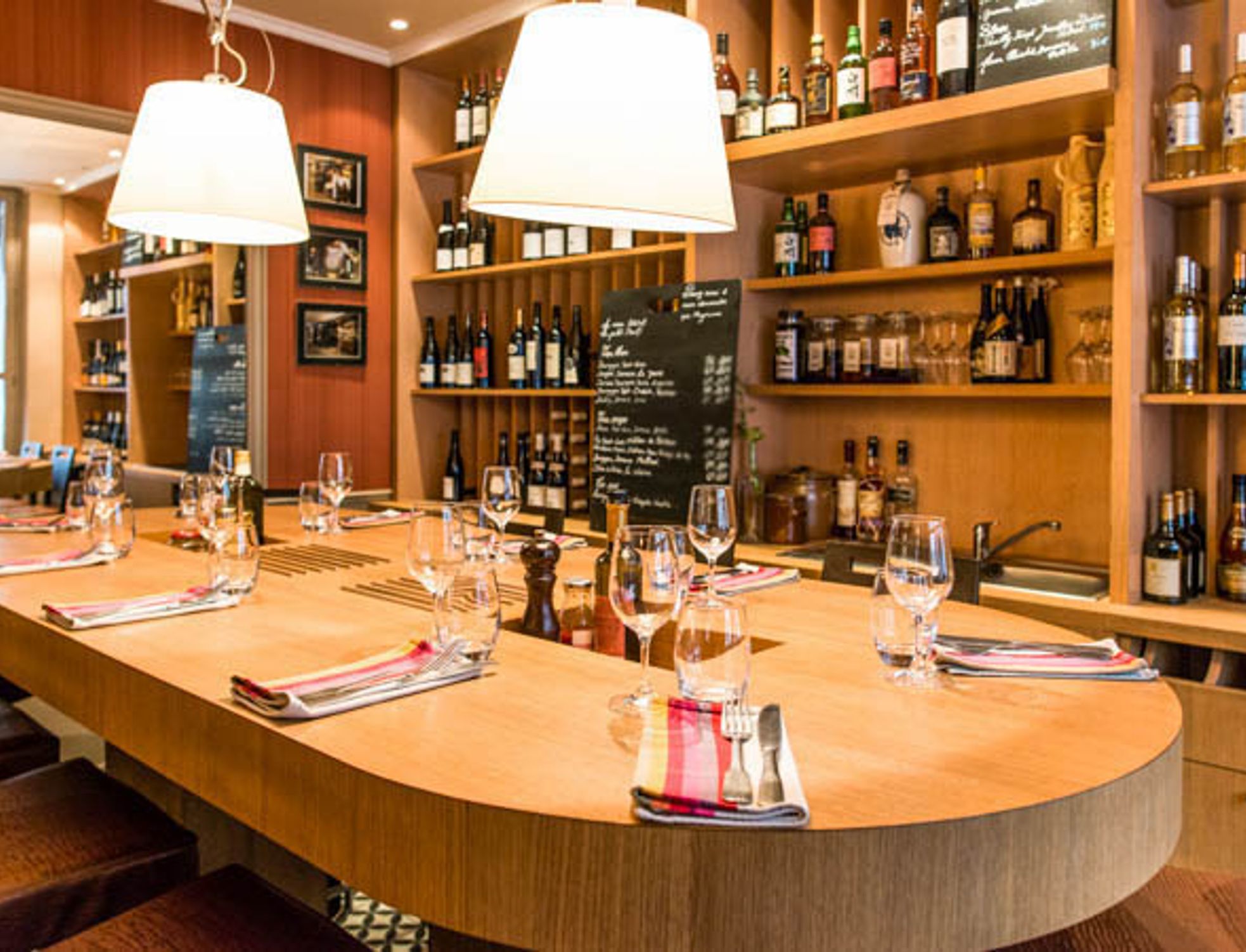 restaurant_le_beurre_noisette_paris_interieur_vin