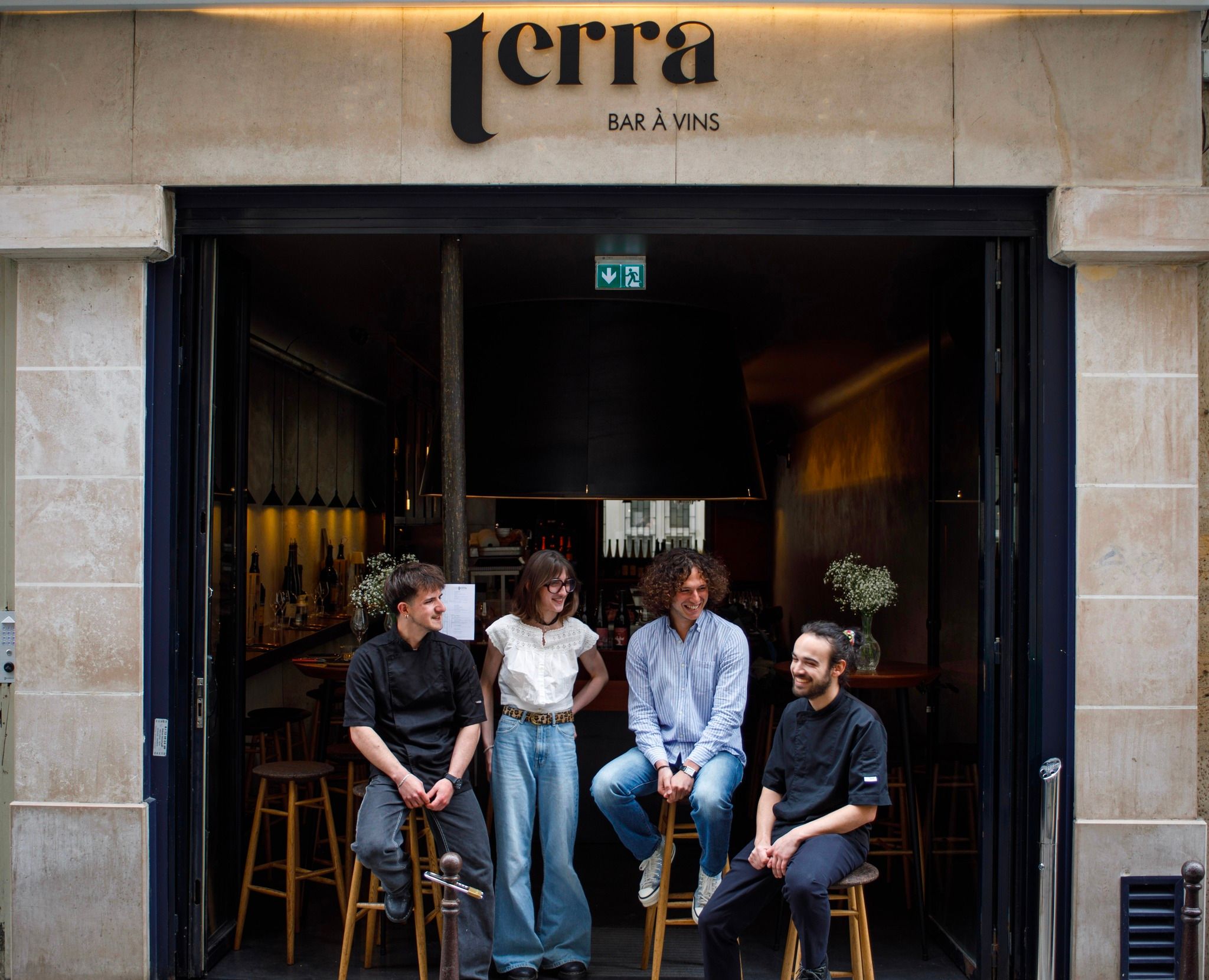 bar_a_vin_terra_paris_devanture_equipe_chef_sommelier
