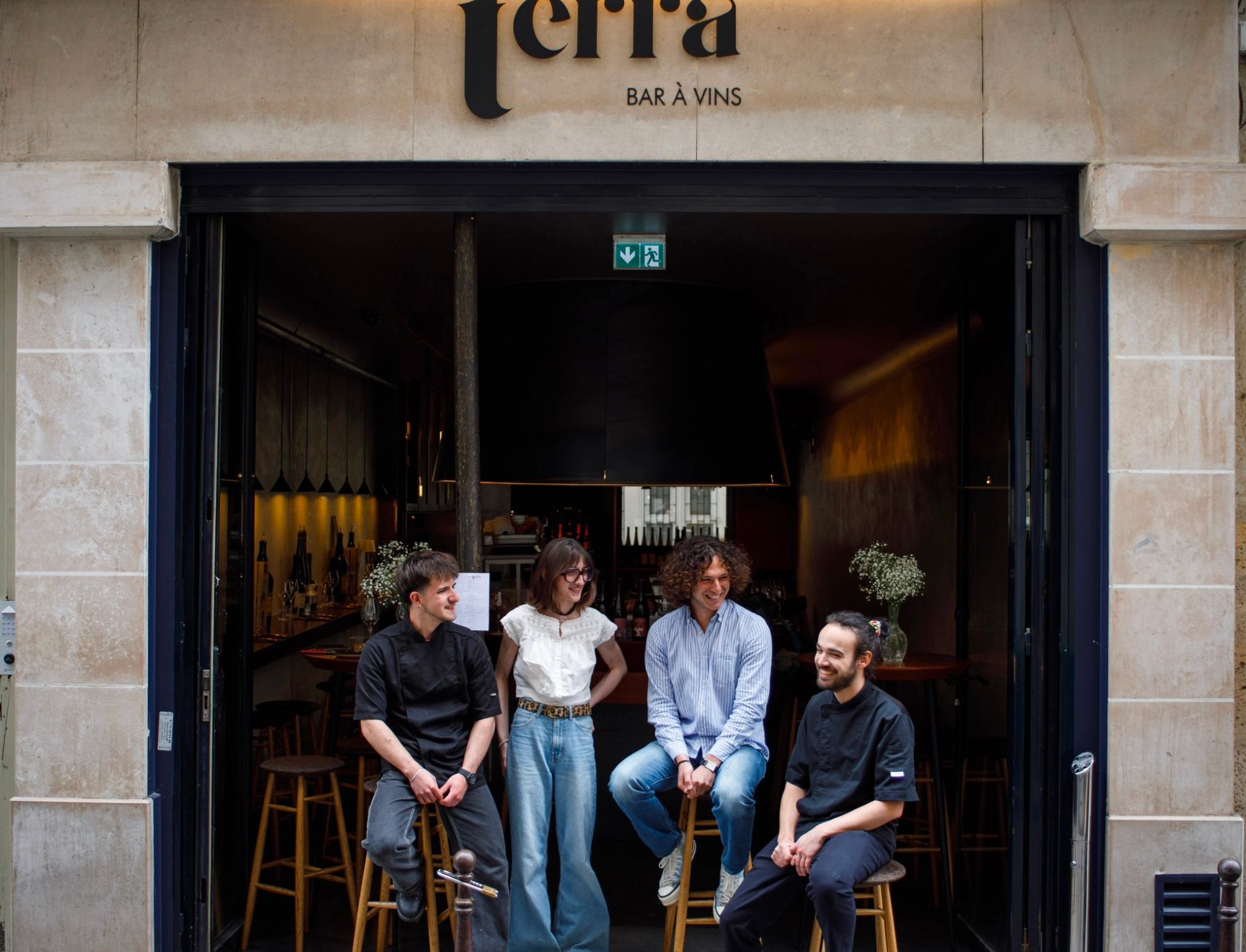bar_a_vin_terra_paris_devanture_equipe_chef_sommelier