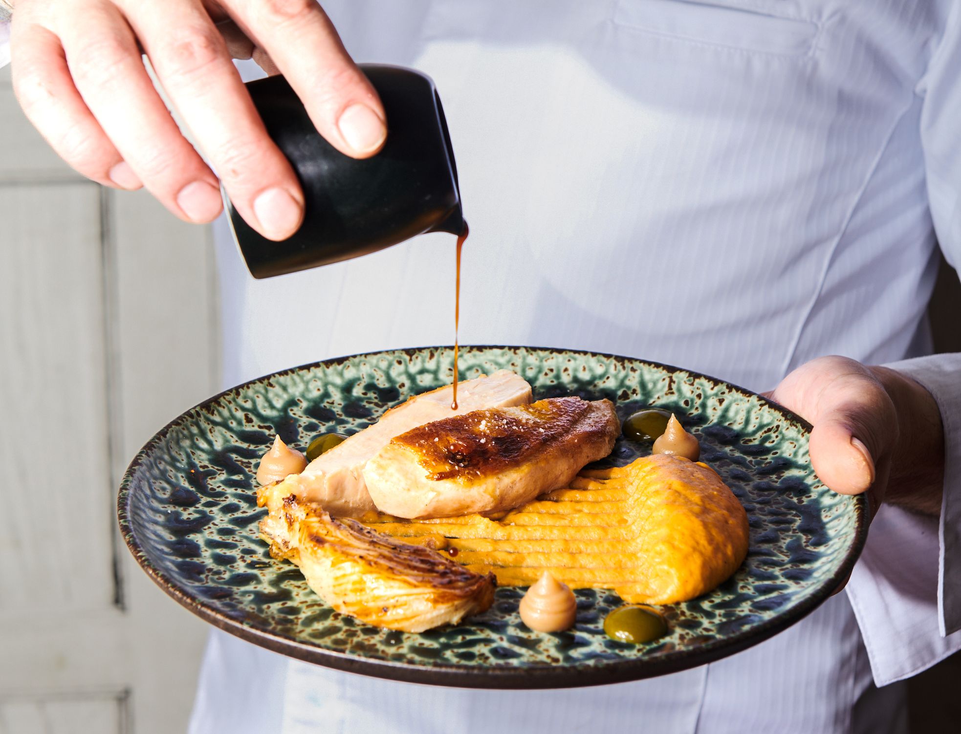 restaurant_lescudella_paris_plat_chef