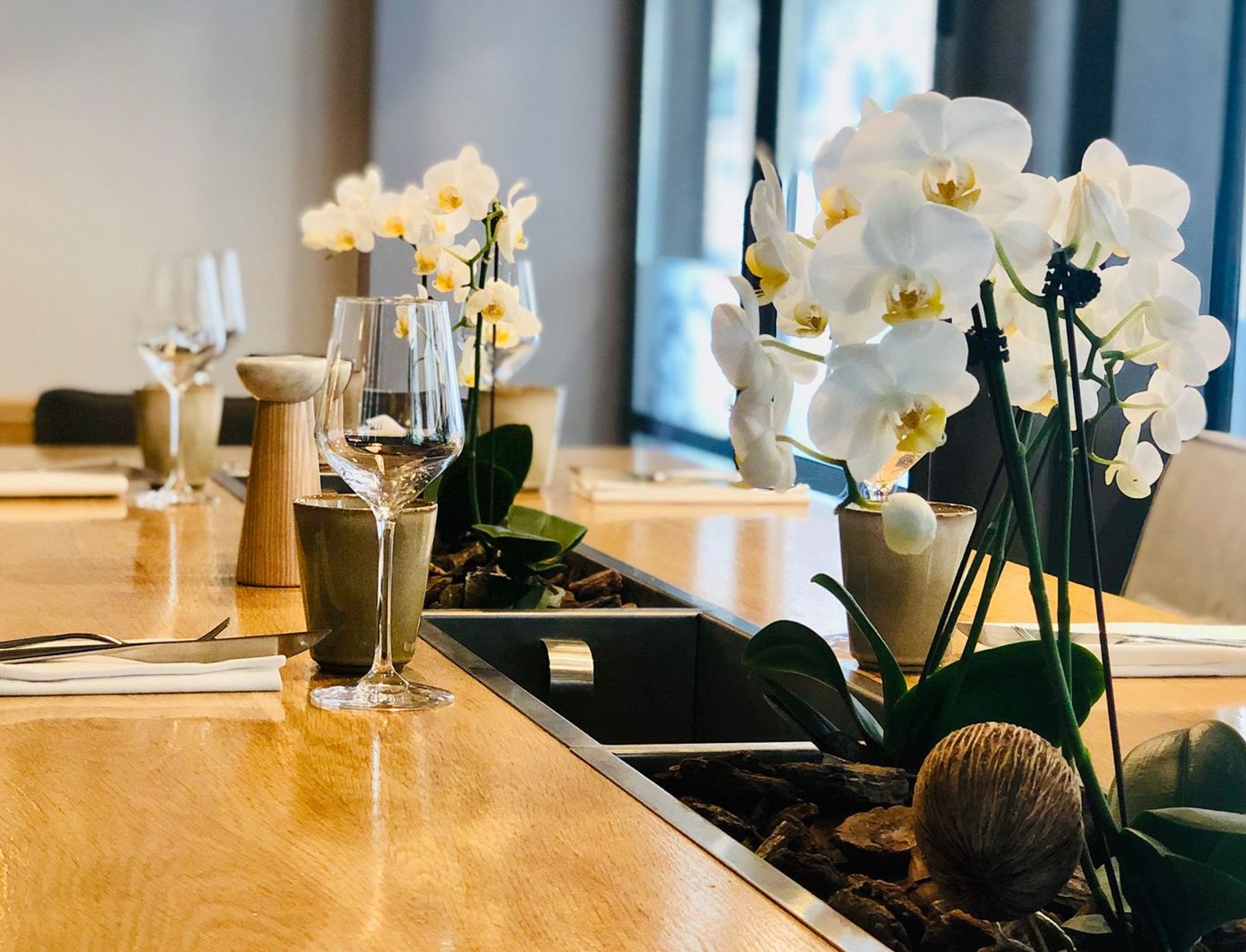 restaurant_lantre_amis_paris_interieur_table