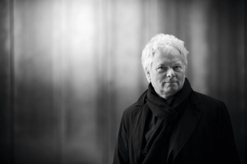 Heiner Goebbels looking at the camera