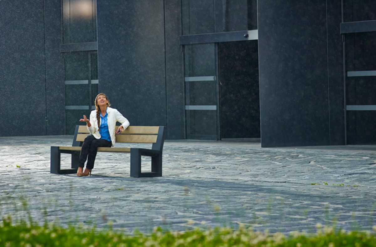 Matrix straatmeubilair door Govaplast, gemaakt van 100% gerecycled plastic, rotbestendig, onderhoudsvrij, langdurige levensduur, bestand tegen UV-stralen en graffiti, bank met rugleuning