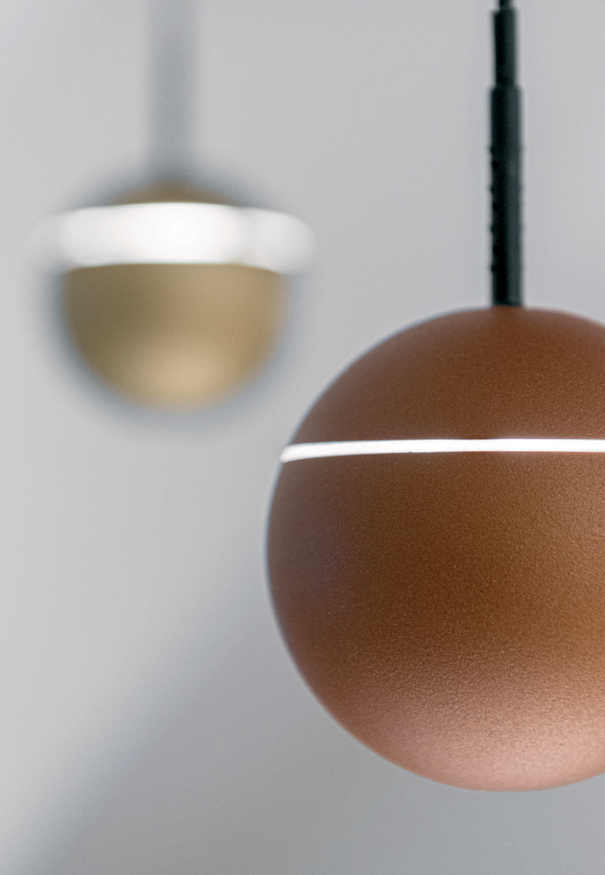 Snooker modular light sculpture system by Prolicht, featuring GRAVITY LIFT retractable cable system, adjustable height and position, quick swapping and locking of modules, DALI module for individual control, two snooker balls