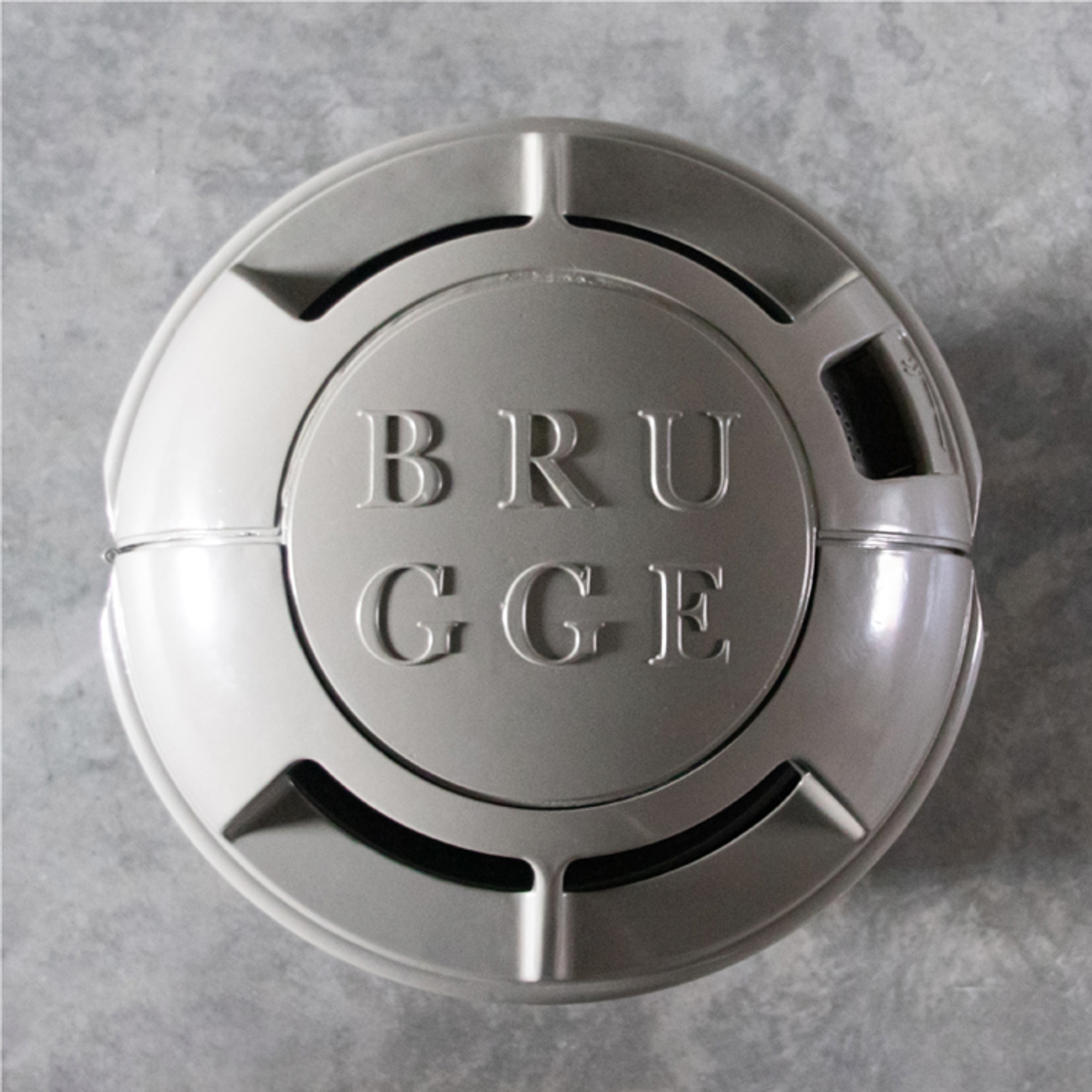Top view of the lid with the Brugge lettering
