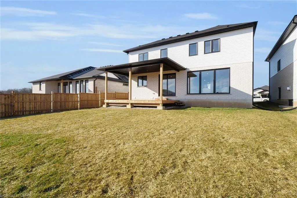 13 Briscoe Crescent Strathroy image 5