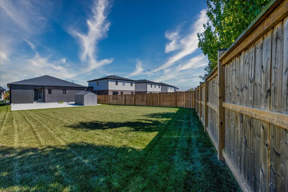 120 Poole Crescent Komoka image 3