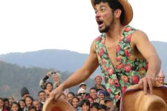 Circus On the Edge: Performing in Refugee Camps & Conflict Zones — with Naomi Shafer and Paúl Gomex | Tinworks